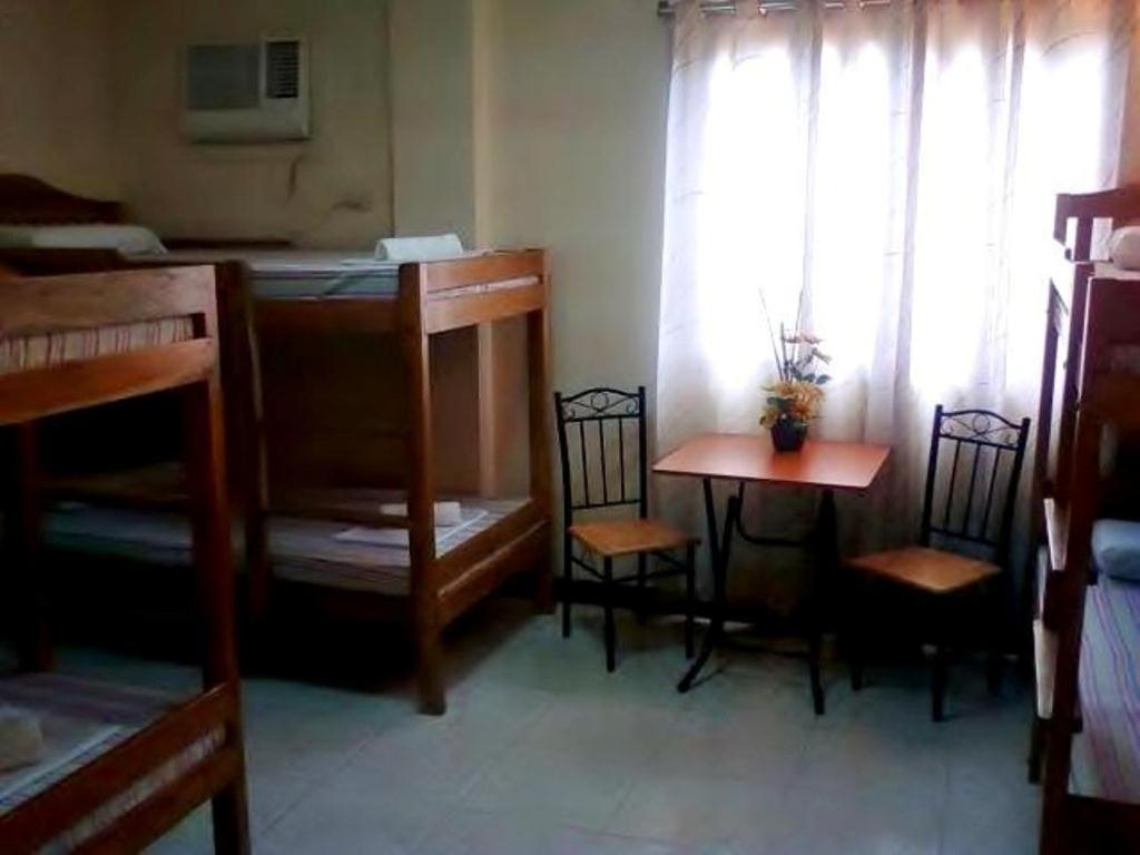 Balayong Pension Puerto Princesa Quarto foto